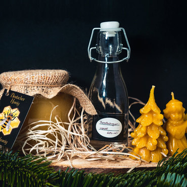 Productthumb geschenkidee mit honig bienenwachskerze zwetschgenwasser