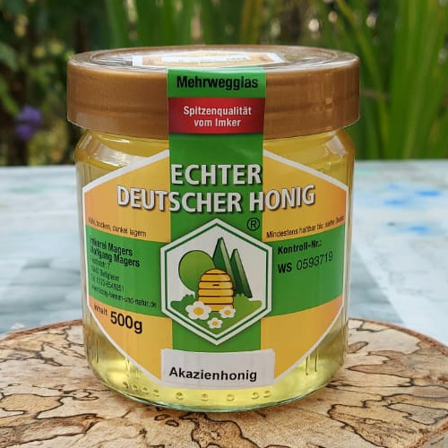 Echter deutscher akazienhonig